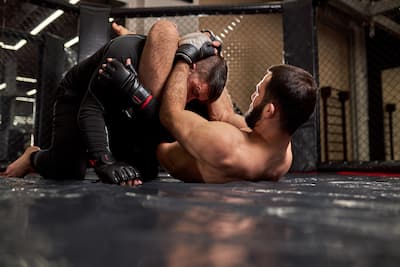 Mănuși MMA pentru începători
