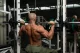 10 nejúčinnějších cviků pro růst svalů: Kompletní průvodce: část 4 - Military press
