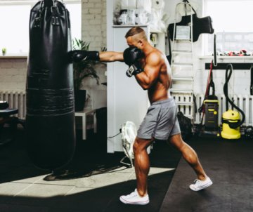 ZAŘIĎ SI DOMA VLASTNÍ MMA TĚLOCVIČNU