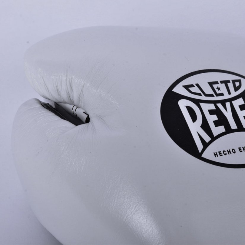 Boxerské rukavice Cleto Reyes Velcro Training bílá