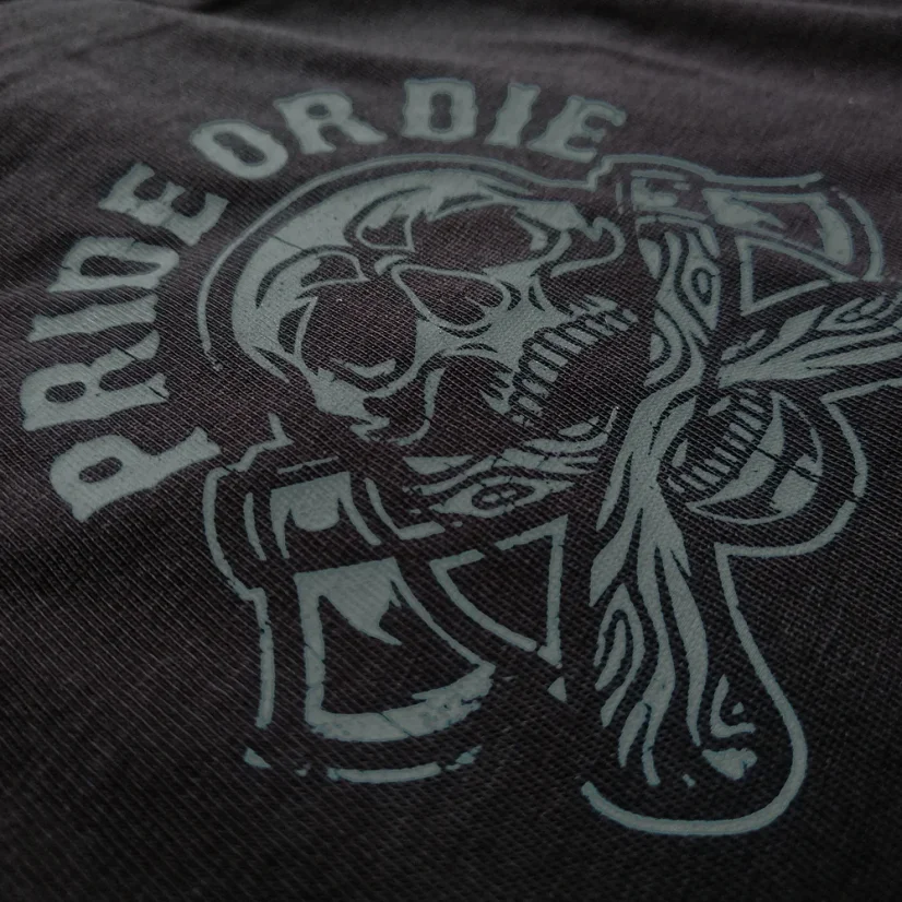 Męska koszulka PRiDEorDiE Hard To Defeat - Wielkość: 2XL