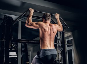 10 najefektívnejších cvičení pre rast svalov: Kompletný sprievodca - časť 5 Pull-ups