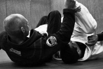 Jak správně zavázat pásek na GI pro BJJ?