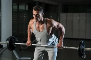 10 nejúčinnějších cviků pro růst svalů: Kompletní průvodce - část 6 Bent-over rows